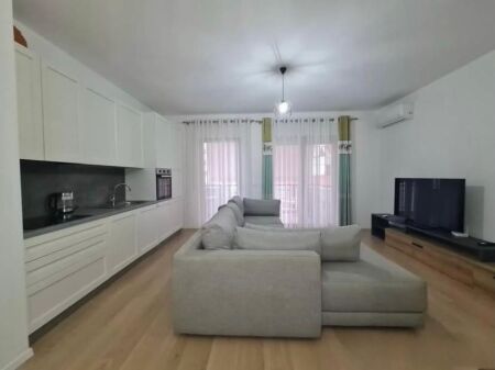 Appartamento 1+1 in affitto  Complesso Delijorgji, Tirana Prezzo: 75.000 lek/mese