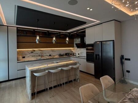 Duplex di Lusso in Affitto – Square 21, Tirana 