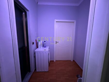 Appartamento 2+1 in vendita nella zona di Siri Kodrës.