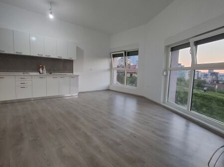 Apartament 2+1+2tualete - 33.000Lek - Ali Demi
