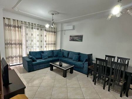 Jepet Apartament me Qera 2+1+2 ne Astir.