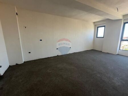 Appartamento 3+1+balcone in vendita a Kamez