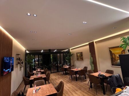 Locale Bar Caffè-Ristorante-Pizzeria in affitto presso il Lago Secco (ID BL2188) Tirana
