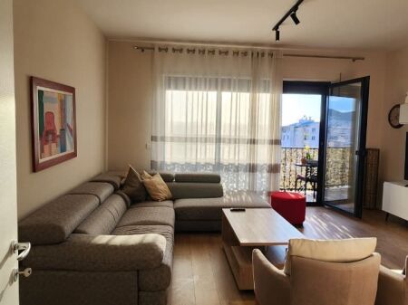 Jepet me qira Apartament 2+1+2 – Myslym Shyr, Tiranë!
