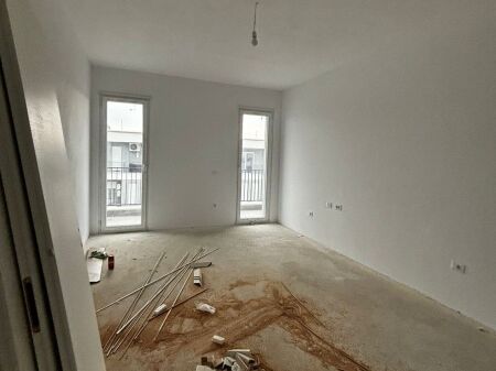  Gati për Banim – Shitet Apartament 2+1+2 + Post Parkimi – Univers City 
