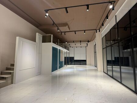 Locale commerciale in affitto presso Trio Towers Don Bosko