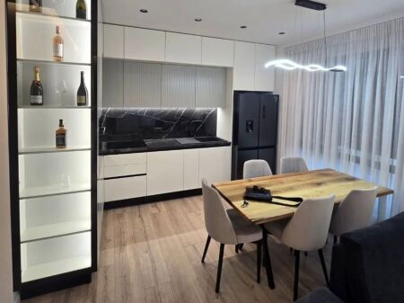  Shitet Apartament 2+1+2 + Garderobë – Rezidenca Erli, Tiranë 