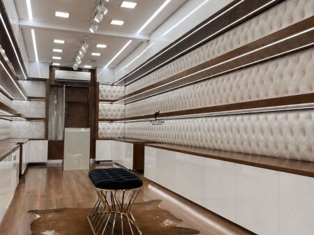 NEGOZIO IN AFFITTO 50 M2 MYSLYM SHYR 240.000 LEKE FH-71230