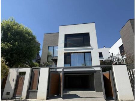 Rent, 3-storey Villa, TEG