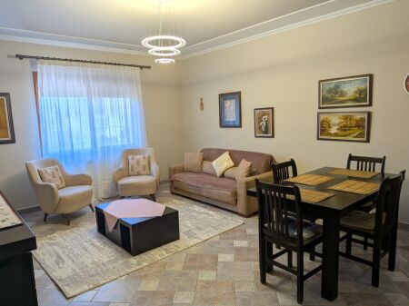 Jepet me Qera Apartament 1+1shkolla e Baletit, rruga e Elbasanit