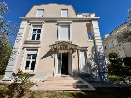 Luxury villa for rent near Teg