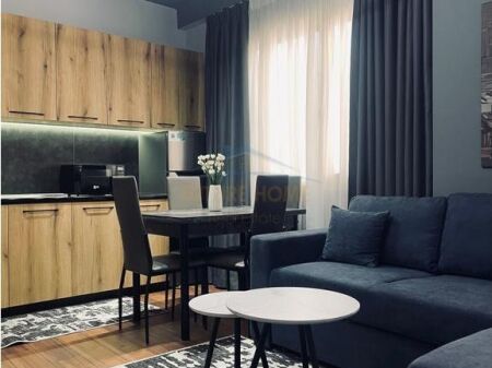 Qera, Apartament 2+1+2, Kopshti Botanik, Tirane.