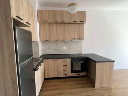 Jepet me qera Apartament 1+1 me qera te Ali Dem/ Mangalemi