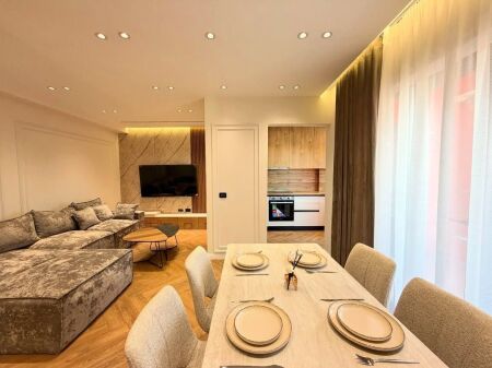  SHITET Apartament 2+1+Garderobë | Përballë Delijorgjit (buzë Lanes)