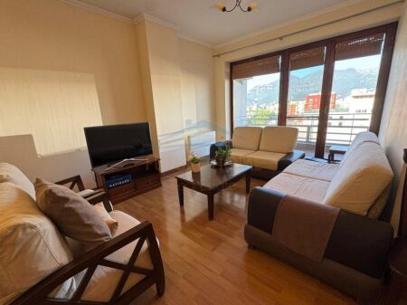 For sale, 2+1 Apartment, Barrikadave Street, Tirana.​