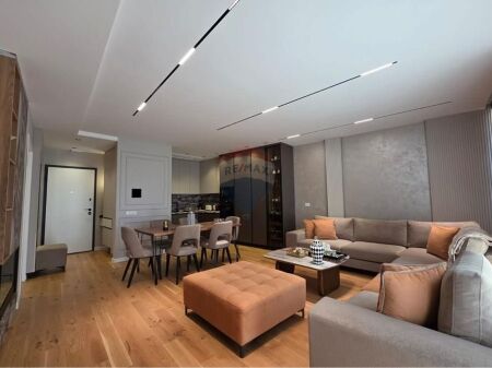 Apartament 2+1+ Parkim per qira te Lake View