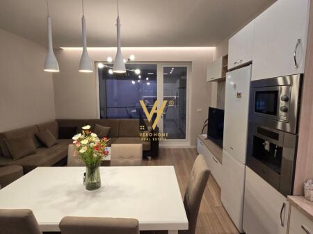 JEPET APARTAMENT 2+1+2+BLK ME QERA TEK BULEVARDI I RI 900 EURO