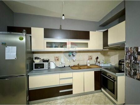 Apartament - Për SHITJE 1+1 ASTIR