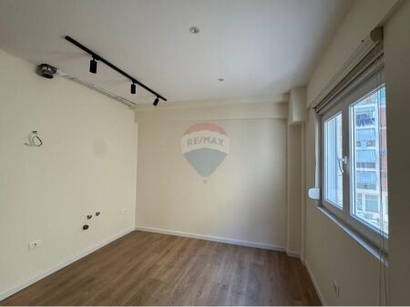 APARTAMENT 1+1 PER SHITJE TE MYSLYM SHYRI