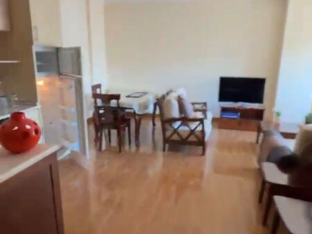Apartament 2+1+2 ballkone tek Stacioni i Trenit!