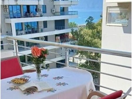  Appartamento 1+1 in affitto a lungo termine Lungomare, Vlora