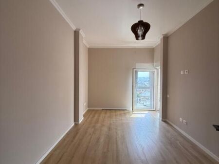 Apartament 2+1 Per Shitje Xhamllik 