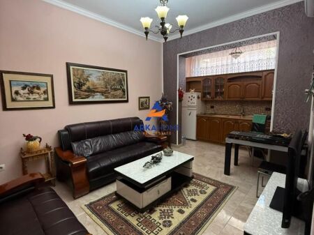 JEPET ME QERA APARTAMENT 2+1+BALLKON "VASIL SHANTO" 70000 LEKE