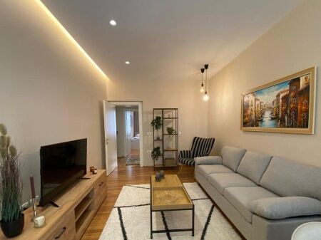 Apartament 2+1 Me Qira në Ish Blloku, Tiranë - 1300€ | 78 m²