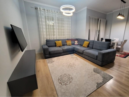 Apartament per qera 2+1+2 tek 5 Maji