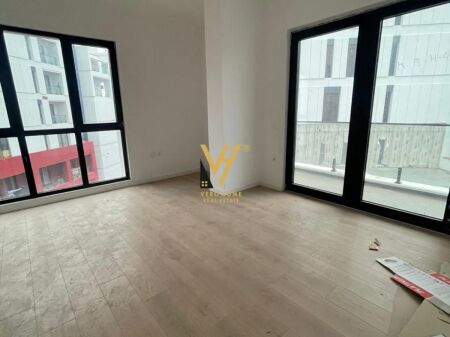 JEPET ZYRE 130 M2 ME QIRA TE FARMACIA 10 – 800 EURO
