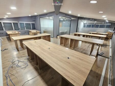 Ufficio In Affitto Presso L'ex Mercato Elettrico (ID BZ2779) Tirana