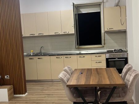 1+1,88 m2,rruga hamdi sina,liq i thate,600 euro