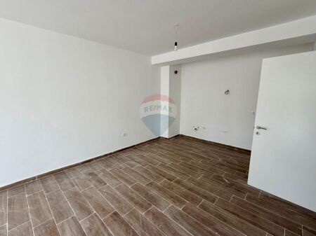 Appartamento - In Affitto - Via 5 Maji, Tirana