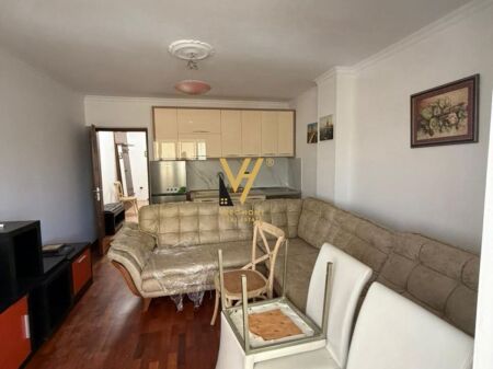 FOR RENT 1+1 APARTMENT IN VASIL SHANTO 650 EURO