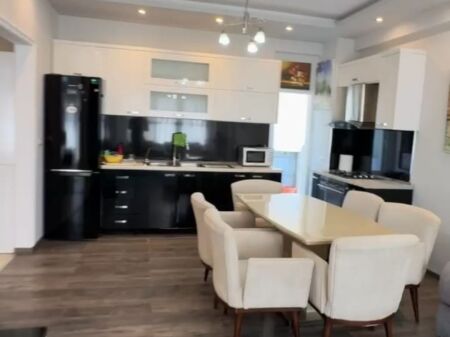  Shitet Apartment 2+1+2   Te Kopshi Zologjik