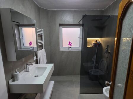 (21 Dhjetori) 3+1+2 110m2