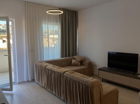 JEPET ME QIRA | APARTAMENT 2+1 – KOMPLEKSI AURA