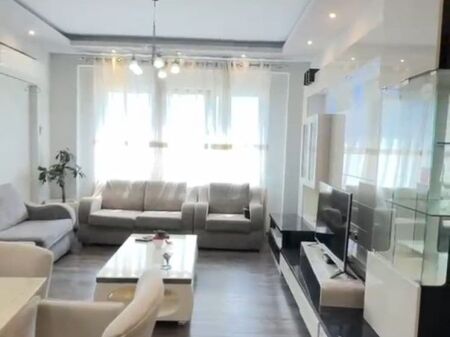  Shitet Apartament 2+1+2 pranë Kopshtit Zoologjik