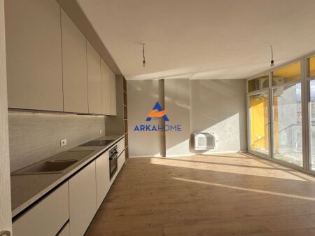 AFFITTASI APPARTAMENTO 2+1+BALCONE "NUOVO BOULEVARD" 50.000 LEKE