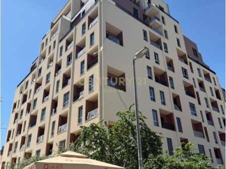 Appartamento 2+1+2 in vendita, situato al 4° piano di un edificio nuovo con ascensore