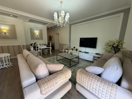  Jepet me qera apartament 2+1+2 + garderobë  Kompleksi FZ, tek Liqeni i Thatë Çmimi: 1000€/muaj