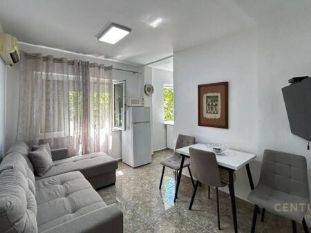 Apartament 2+1 me qira ne rrugen e Dibres