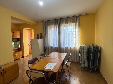 JEPET ME QIRA Apartament 2+1+bllk Rruga Ferit Xhajko 450€/Muaj