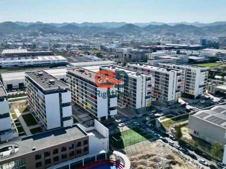 Tek Univers City, Shitet Apartament 3+1+2, Me Planimetri Dhe Hapesira Te Bollshme !