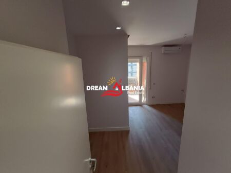 Appartamento 2+1 in Vendita vicino a Scuola Rossa a Tirana (ID 41212215)