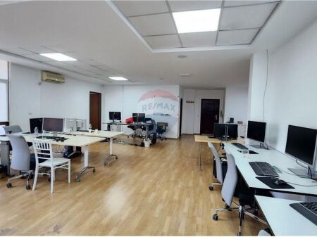 Ufficio in affitto a Bllok