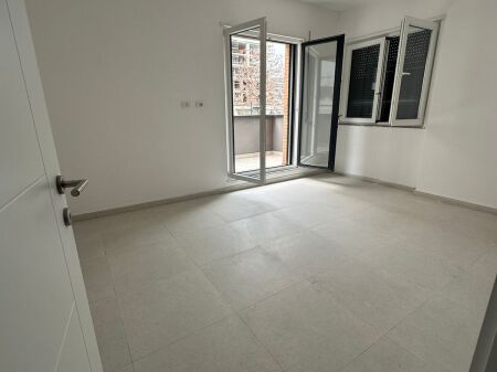 Appartamento 2+1 in affitto a Paskuqan, adatto per uffici