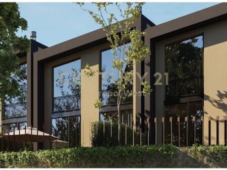 Villa a schiera in vendita a SeeHëna Residence- Mjull Bathore!