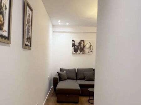 Shitet, Apartament 1+1, Komuna e Parisit, Tirane