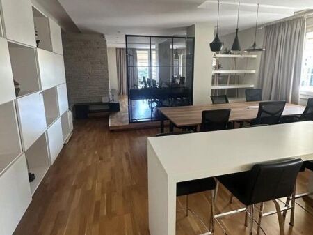  Ufficio Moderno in Affitto – Bllok, Tirana 